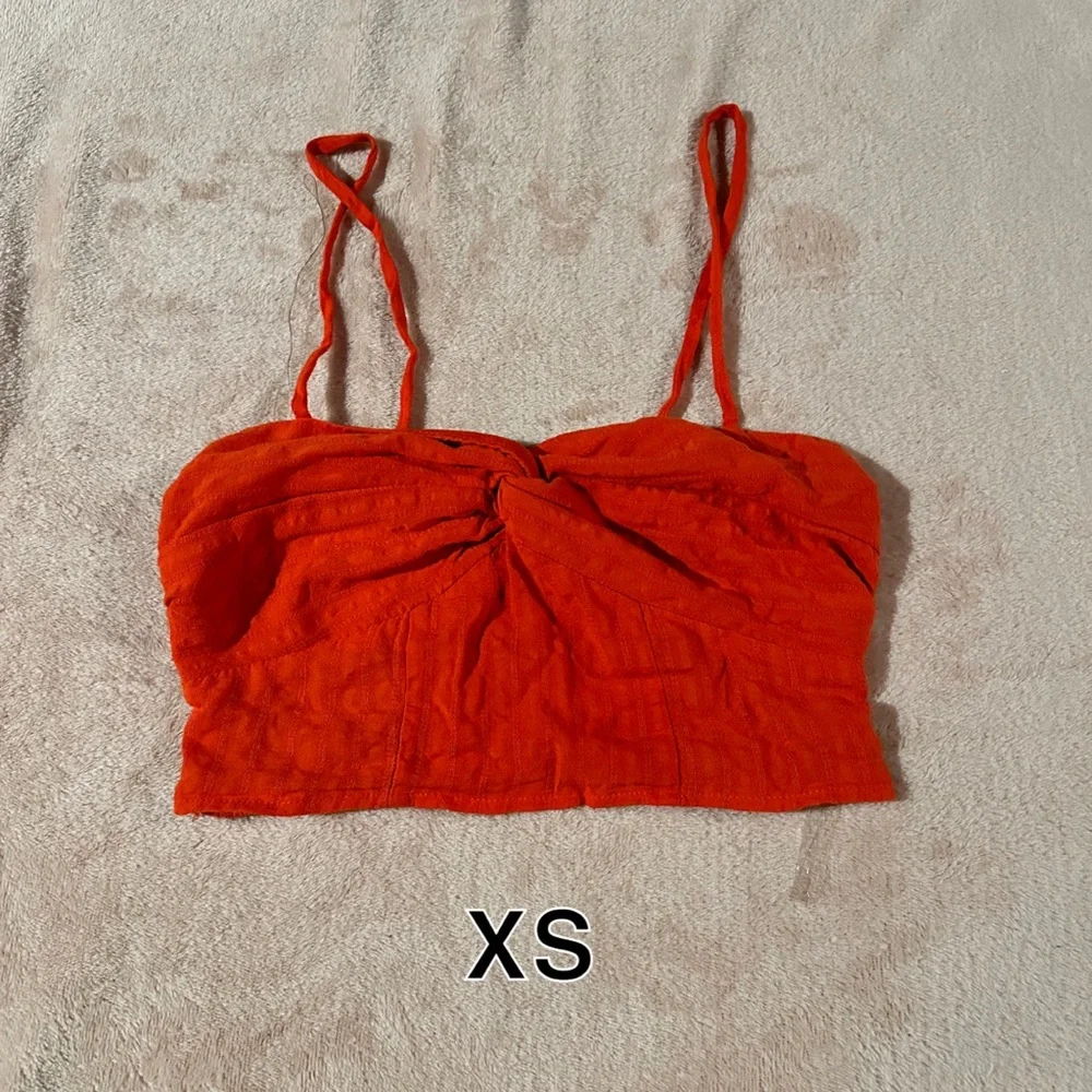 Red Top - Picture 1 of 2